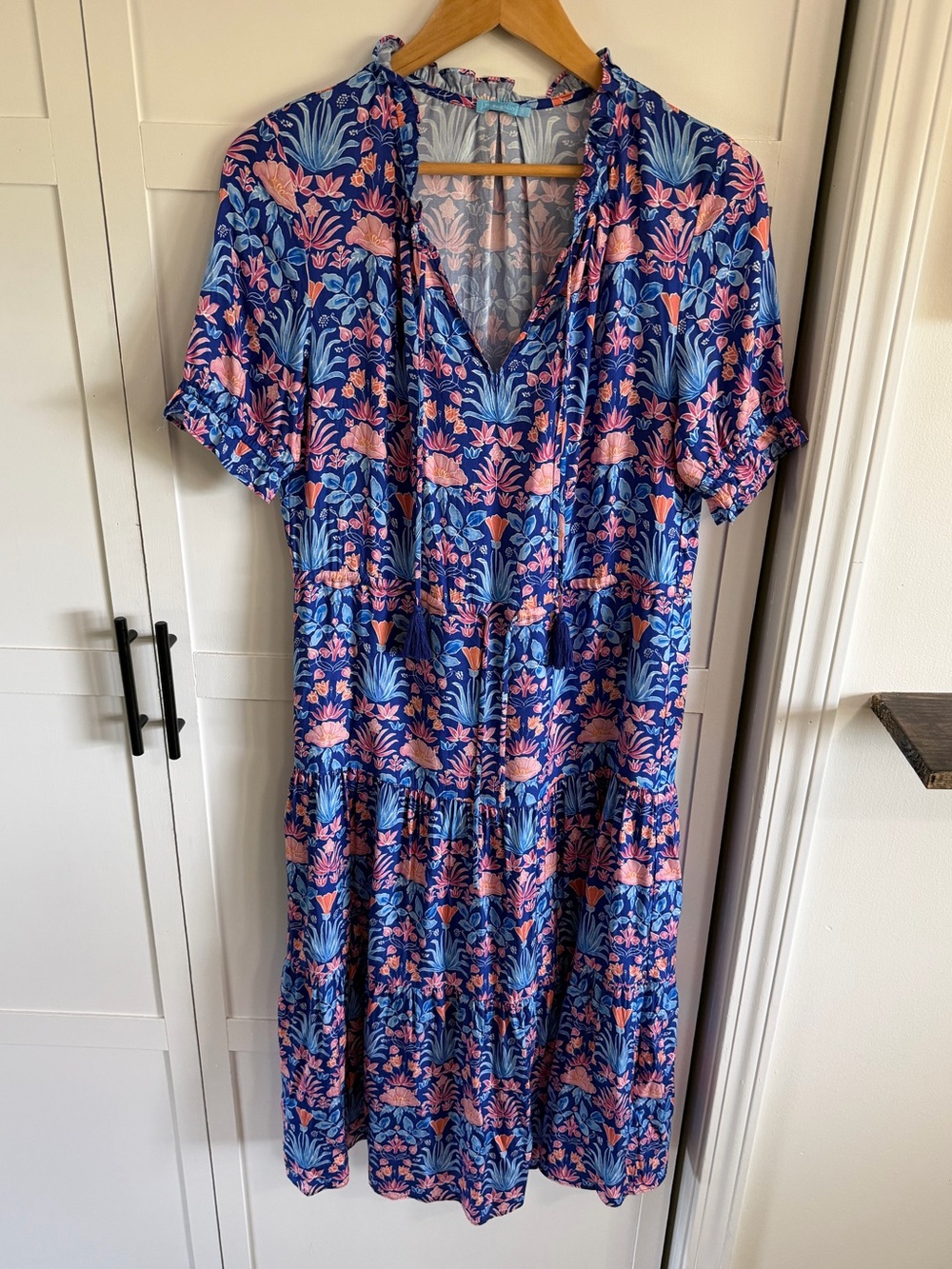 J. McLaughlin Floral print chessie midi dress tassle tie neck short sleeve S
